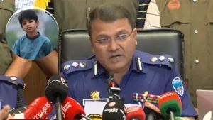 আইফোন ছিনতাইয়ের ঘটনায় কুমিল্লায় তিন তরুণ গ্রেপ্তার