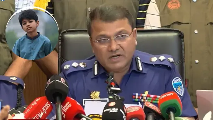 আইফোন ছিনতাইয়ের ঘটনায় কুমিল্লায় তিন তরুণ গ্রেপ্তার