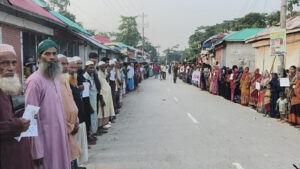 চরফ্যাশনে ইয়াবা দিয়ে ফাঁসানোর অভিযোগে মানববন্ধনে ভুক্তভোগী পরিবার