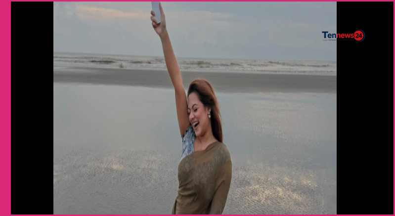 কক্সবাজারের সমুদ্রসৈকতে নতুন লুকে ধরা দিলেন অভিনেত্রী দীঘি