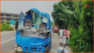 গোপালগঞ্জে ট্রাকের পেছনে পিকআপের ধাক্কা, হেলপার নিহত