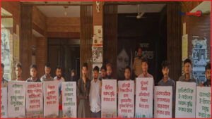 জাবিতে একাডেমিক সংস্কারে জাকসুর ১৩ দফা দাবিতে অবস্থান