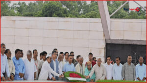 বিএনপির ৪৮তম প্রতিষ্ঠাবার্ষিকীতে জিয়া ও খালেদা জিয়ার কবরে প্রধানমন্ত্রীর শ্রদ্ধা