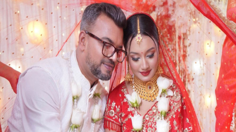 বিবাহবন্ধনে আবদ্ধ হলেন জনপ্রিয় উপস্থাপক ও মডেল ইসরাত পায়েল