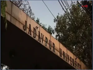 যাদবপুর বিশ্ববিদ্যালয়ে দেওয়াল লিখন নিয়ে লুকোচুরি ও উত্তেজনার আবহ