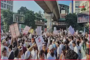 শাহবাগে নোয়াখালীকে বিভাগ করার দাবিতে বিক্ষোভ