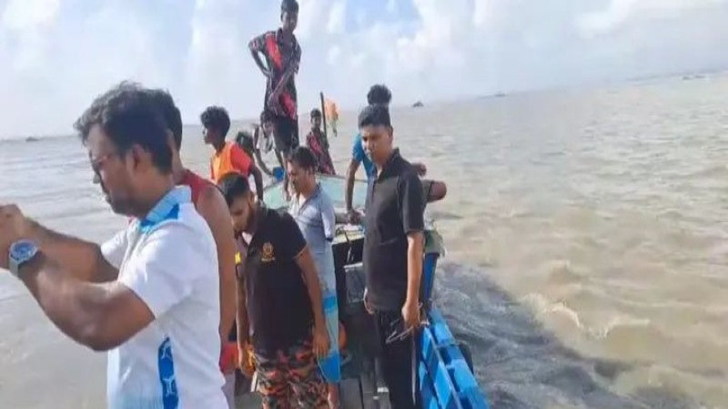 সিরাজগঞ্জে যমুনায় বালুবোঝাই বলগেট ডুবে দুই শ্রমিক নিখোঁজ