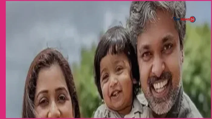 স্বামী শিলাদিত্যর প্রশংসায় পঞ্চমুখ গায়িকা শ্রেয়া ঘোষাল