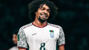 হামজা চৌধুরীর জার্সির আকাশচুম্বী চাহিদা, দেড় বছরে বিক্রি ৫ হাজার