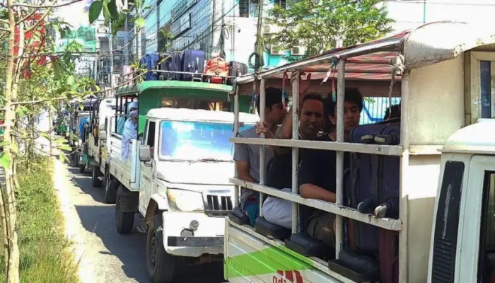সাজেকে গোলাগুলির মধ্যে আটকে পড়া ২৯৩৩ পর্যটককে উদ্ধার