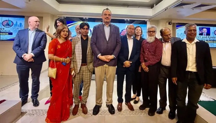 লস অ্যাঞ্জেলেসে বাংলাদেশি কমিউনিটি নেতাদের সঙ্গে মার্কিন রাষ্ট্রদূতের বৈঠক