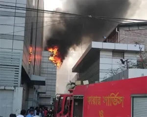 টঙ্গীতে ড্রাগ ইন্টারন্যাশনাল ওষুধ কারখানায় অগ্নিকাণ্ড