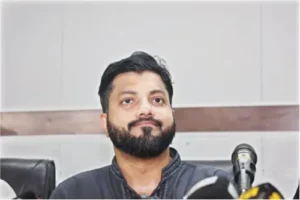 অস্ত্র হাতে অভিযান: প্রতিমন্ত্রী পদ থেকে ইশরাক হোসেনের পদত্যাগ