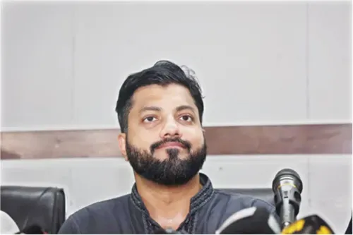 অস্ত্র হাতে অভিযান: প্রতিমন্ত্রী পদ থেকে ইশরাক হোসেনের পদত্যাগ