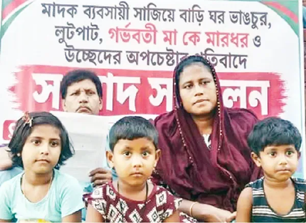 অন্তঃসত্ত্বা নারীর -: সৈয়দপুরে বাড়িঘর ভাঙচুর ও লুটপাটের