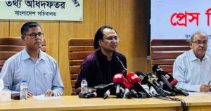 দেশে ফিরলে আইনি বিচারের মুখোমুখি হবেন শেখ হাসিনা: তথ্য উপদেষ্টা
