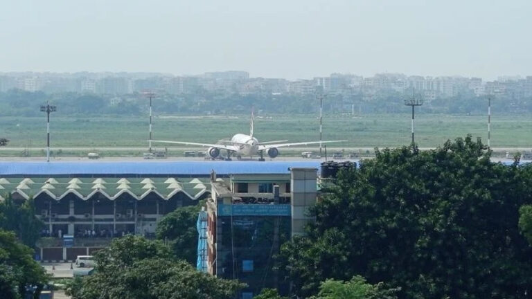 কিং খালেদ বিমানবন্দর বন্ধ: ঢাকা-রিয়াদ রুটে ৫ ফ্লাইট স্থগিত