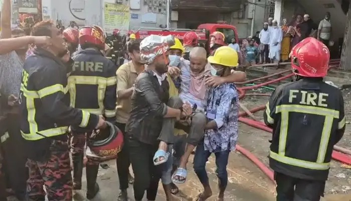 গাজীপুরে পোশাক কারখানায় আগুন, অসুস্থ ৭০ জন উদ্ধার