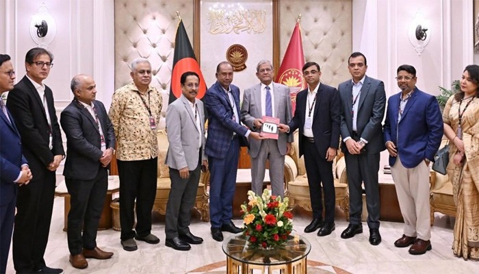 গণতন্ত্র পুনরুদ্ধারে গণমাধ্যমের ভূমিকা স্মরণ করলেন রাষ্ট্রপতি