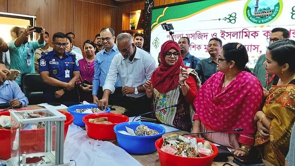 পাগলা মসজিদের সোনা-রুপা ও বৈদেশিক মুদ্রা গণনা শুরু