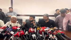 মুক্তিযুদ্ধবিষয়ক প্রতিমন্ত্রীর পদ থেকে ইশরাক হোসেনের পদত্যাগ