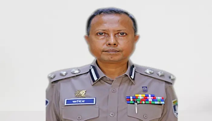 রাজধানীতে বাসায় অভিযান ও ৮৪ জন আটক