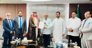 আকামার মেয়াদ শেষ হলেও সৌদিতে প্রবেশের সুযোগ পাবেন প্রবাসীরা: প্রবাসীকল্যাণ মন্ত্রী