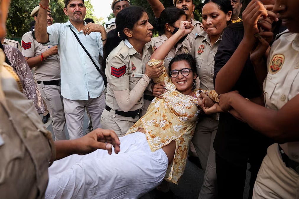 পুলিশকে ফাঁকি দিয়েছেন ঠিকই