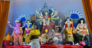 উৎসবের আমেজে মহাষ্টমী, পূজামণ্ডপে ভক্তদের ঢল
