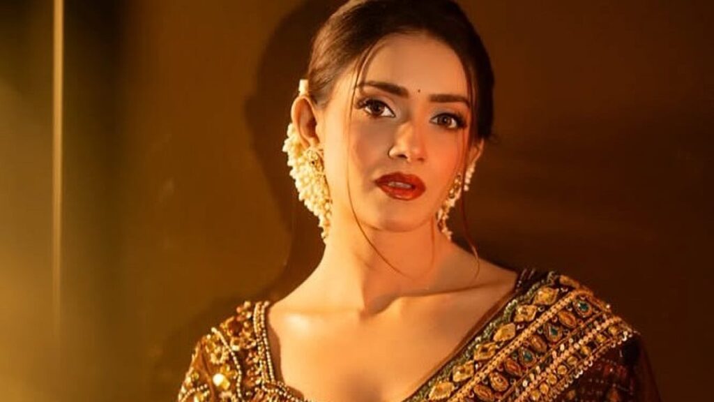 মামলা তুলে নিতে হুমকির অভিযোগে তানজিন তিশার বিরুদ্ধে নতুন মামলা