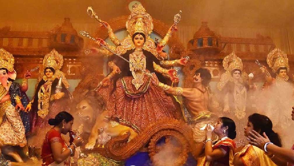 আজ থেকে শুরু শারদীয় দুর্গাপূজা, মণ্ডপে মণ্ডপে উৎসবের আমেজ