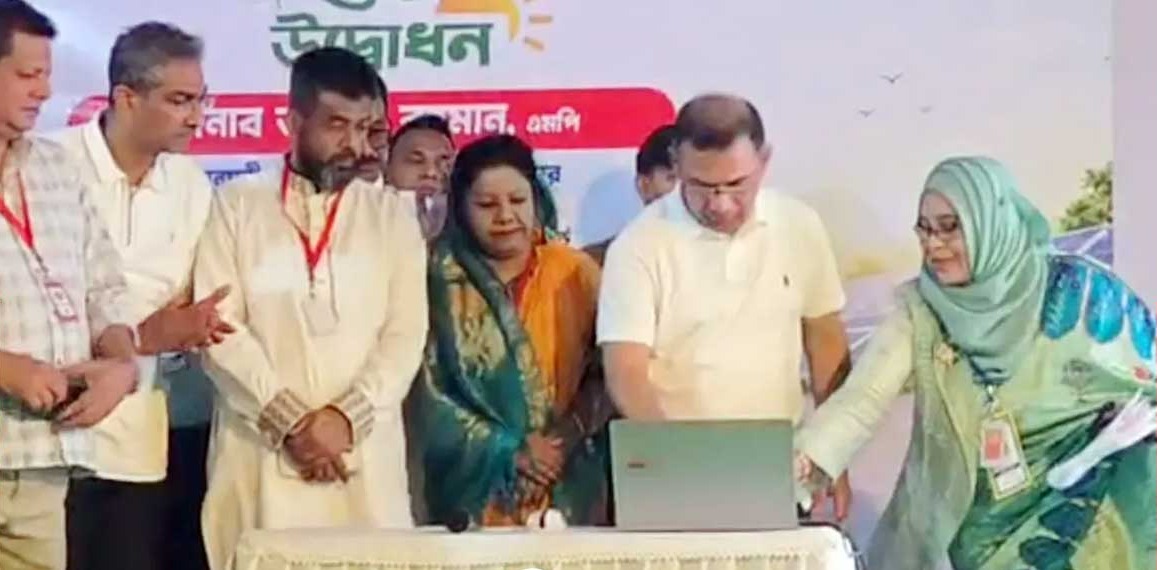 ফেনীতে দেশের প্রথম রুফটপ সৌরবিদ্যুৎ প্রকল্পের উদ্বোধন করলেন প্রধানমন্ত্রী
