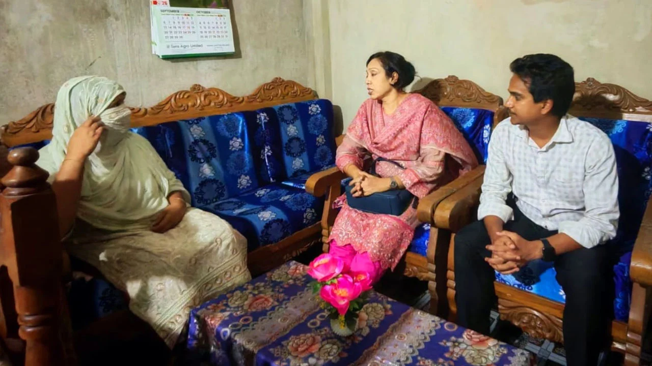 কারাগারে জাতীয় পুরস্কারপ্রাপ্ত কৃষক, পাশে দাঁড়িয়েছে উপজেলা কৃষি অফিস