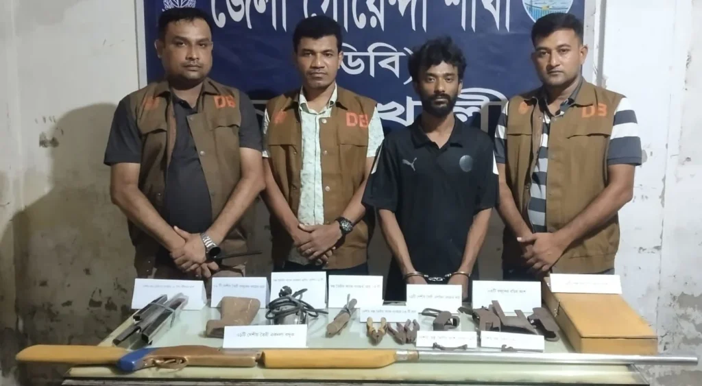 নোয়াখালীতে অস্ত্র তৈরির কারখানায় ডিবি পুলিশের অভিযান: আটক ১