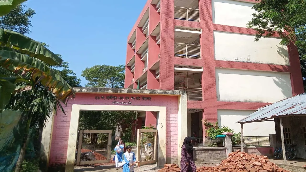 ভোলার দৌলতখানে ৭৩ প্রাথমিক বিদ্যালয়ে প্রধান শিক্ষক নেই